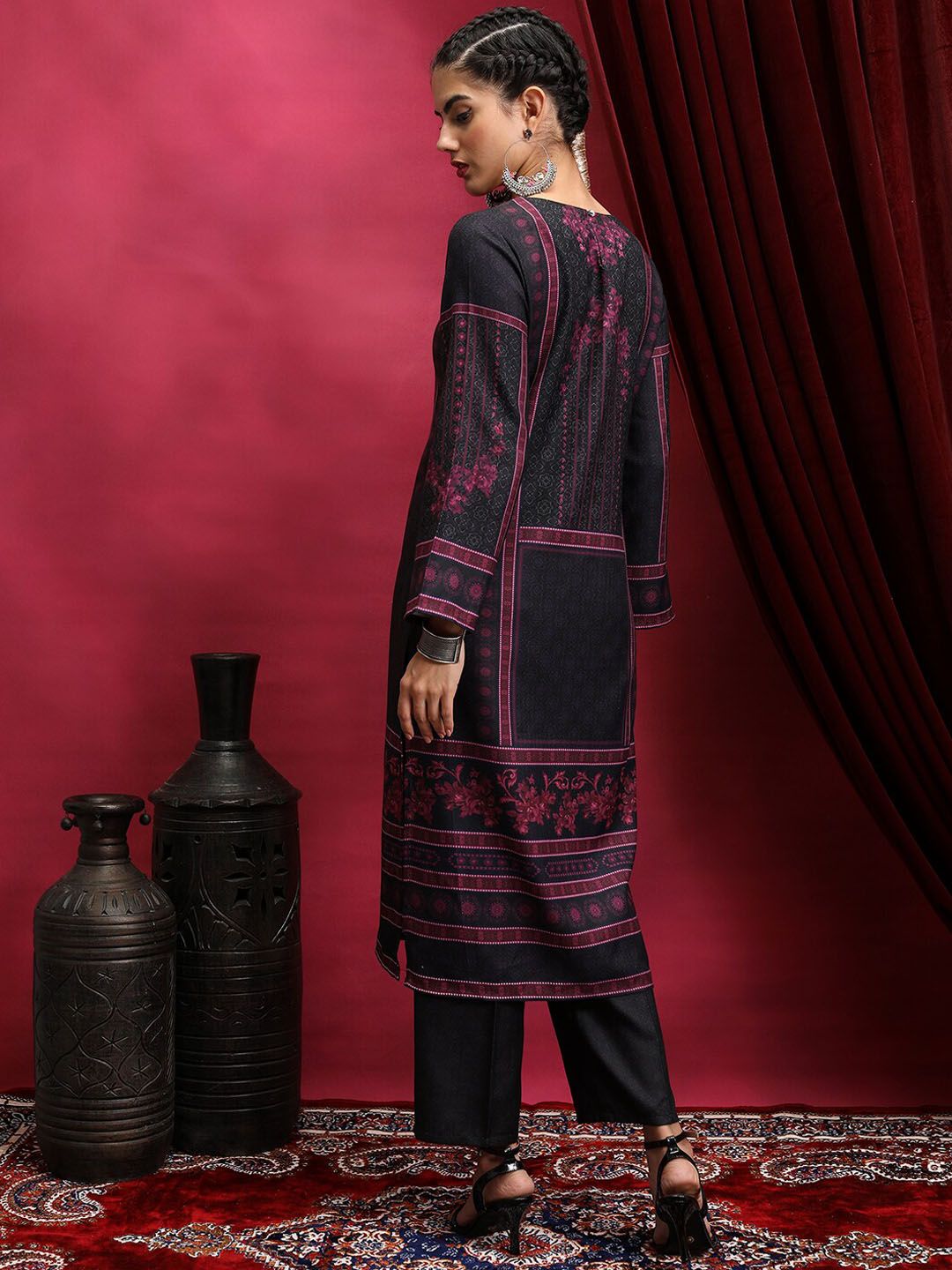 Vishudh Black Floral Printed Regular Kurta With Trousers