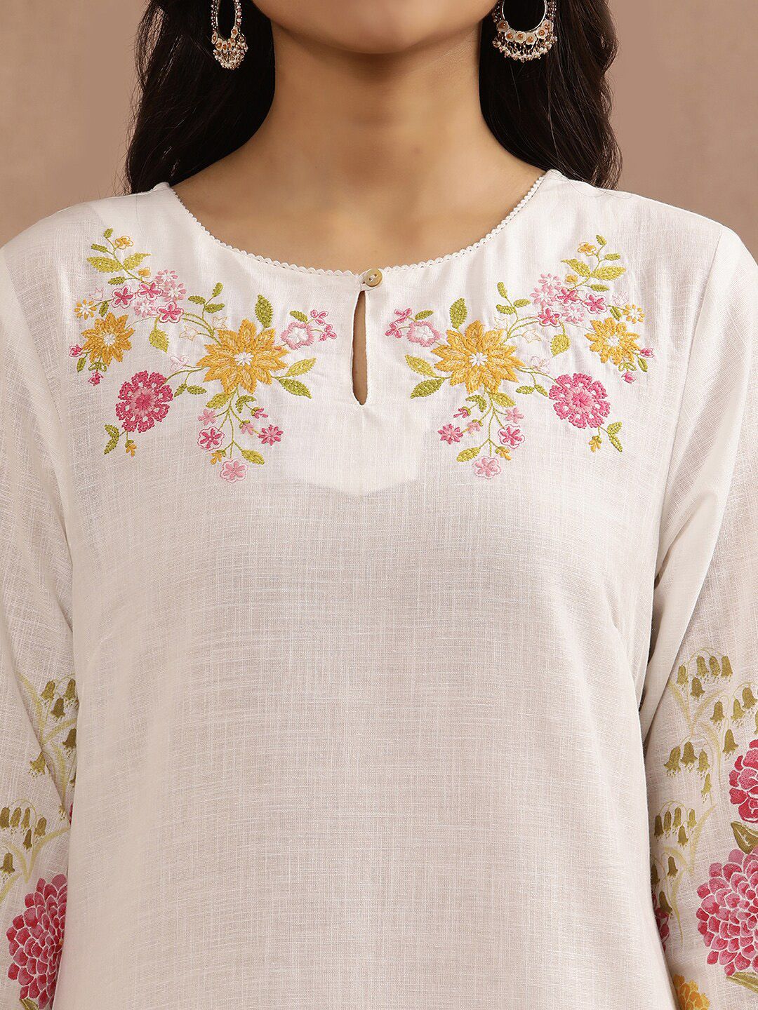 W Floral Printed Keyhole Neck Thread Work Straight Pure Cotton Straight Kurta