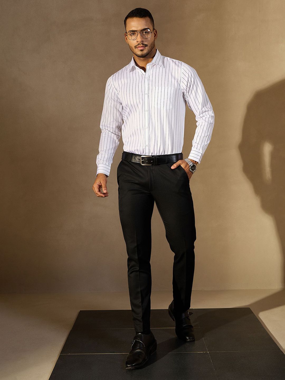 DENNISON Men Vertical Stripes Spread Collar Smart Formal Shirt