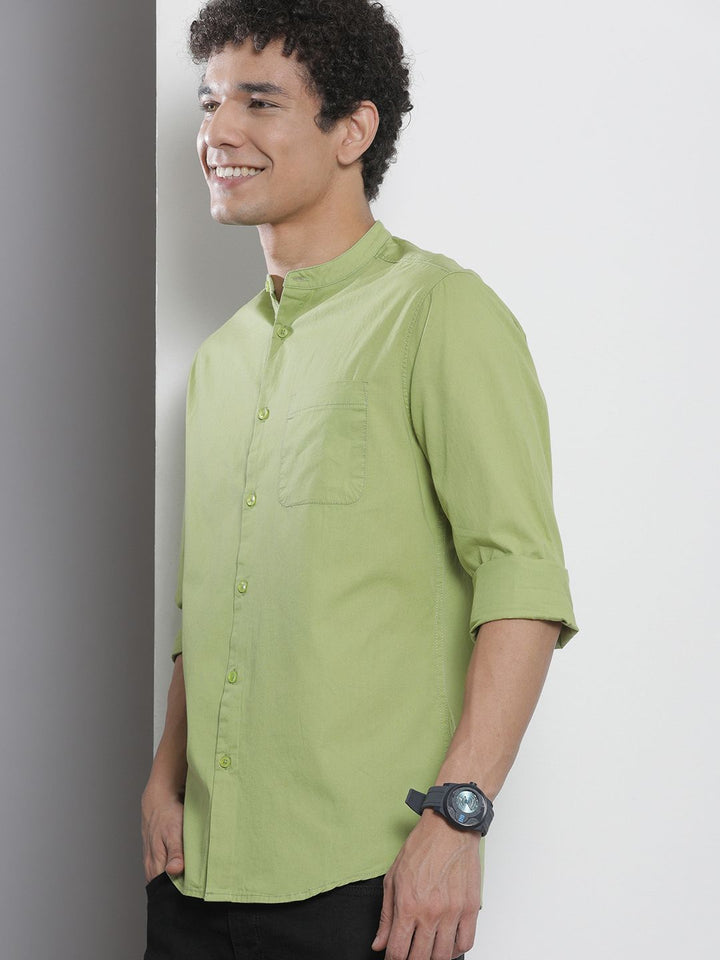 The Indian Garage Co Men Green Solid Pure Cotton Casual Shirt
