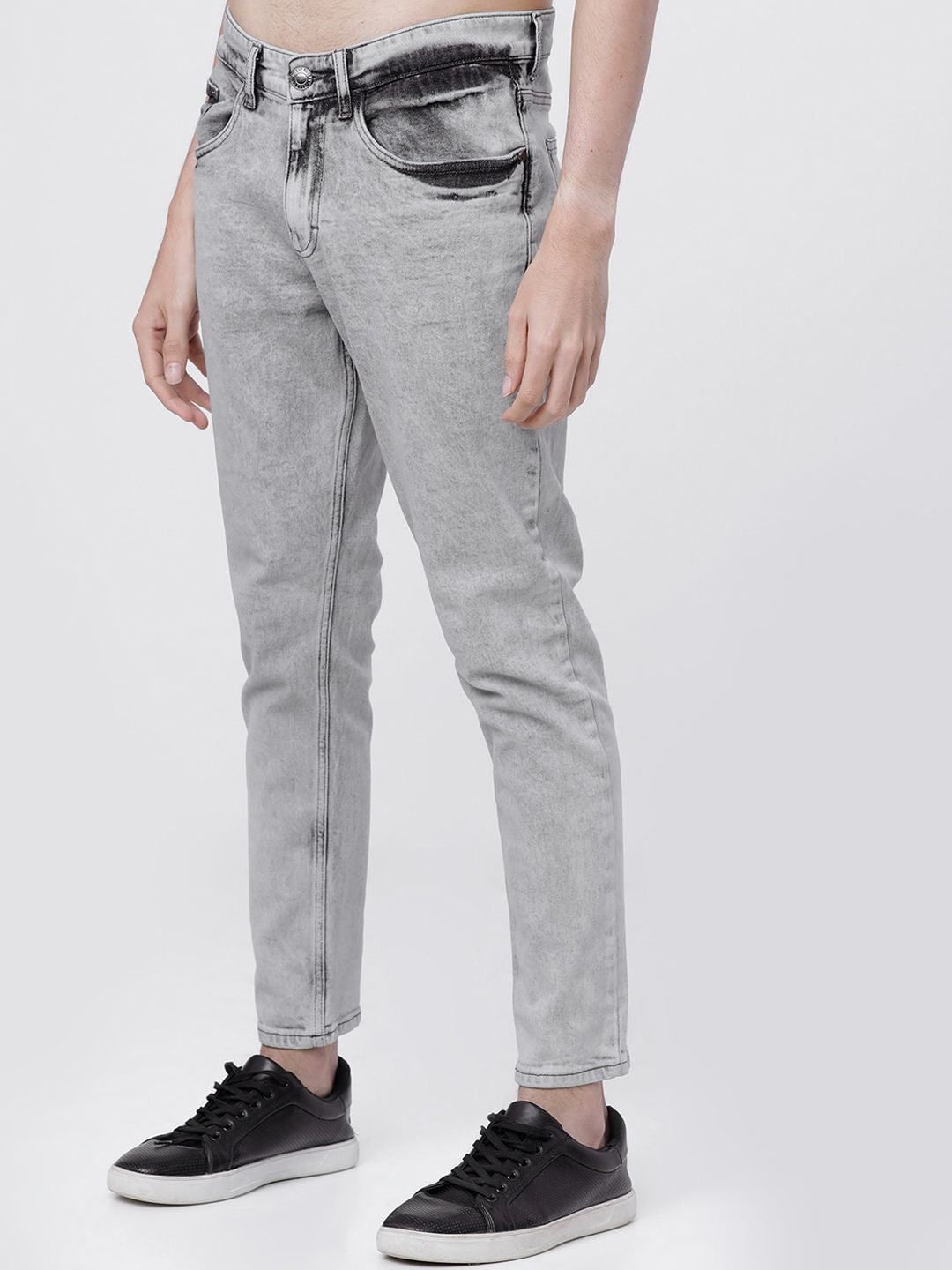 HIGHLANDER Men Grey Tapered Fit Mid-Rise Clean Look Jeans
