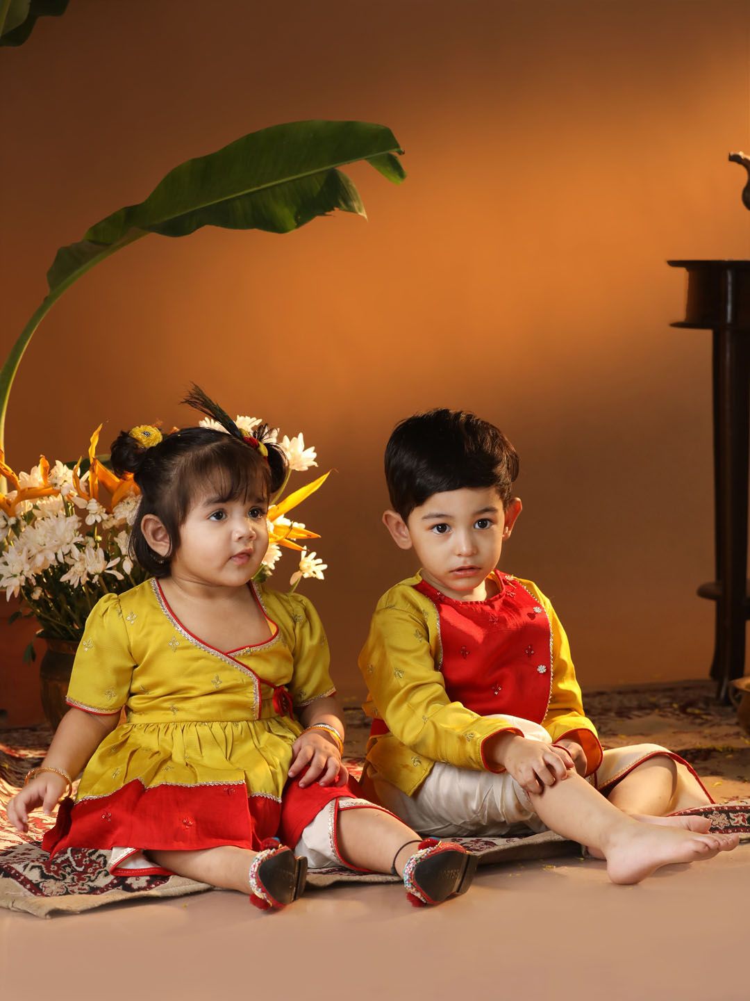 VASTRAMAY Boys Floral Embroidered Regular Sequinned Angrakha Kurta With Dhoti Pants