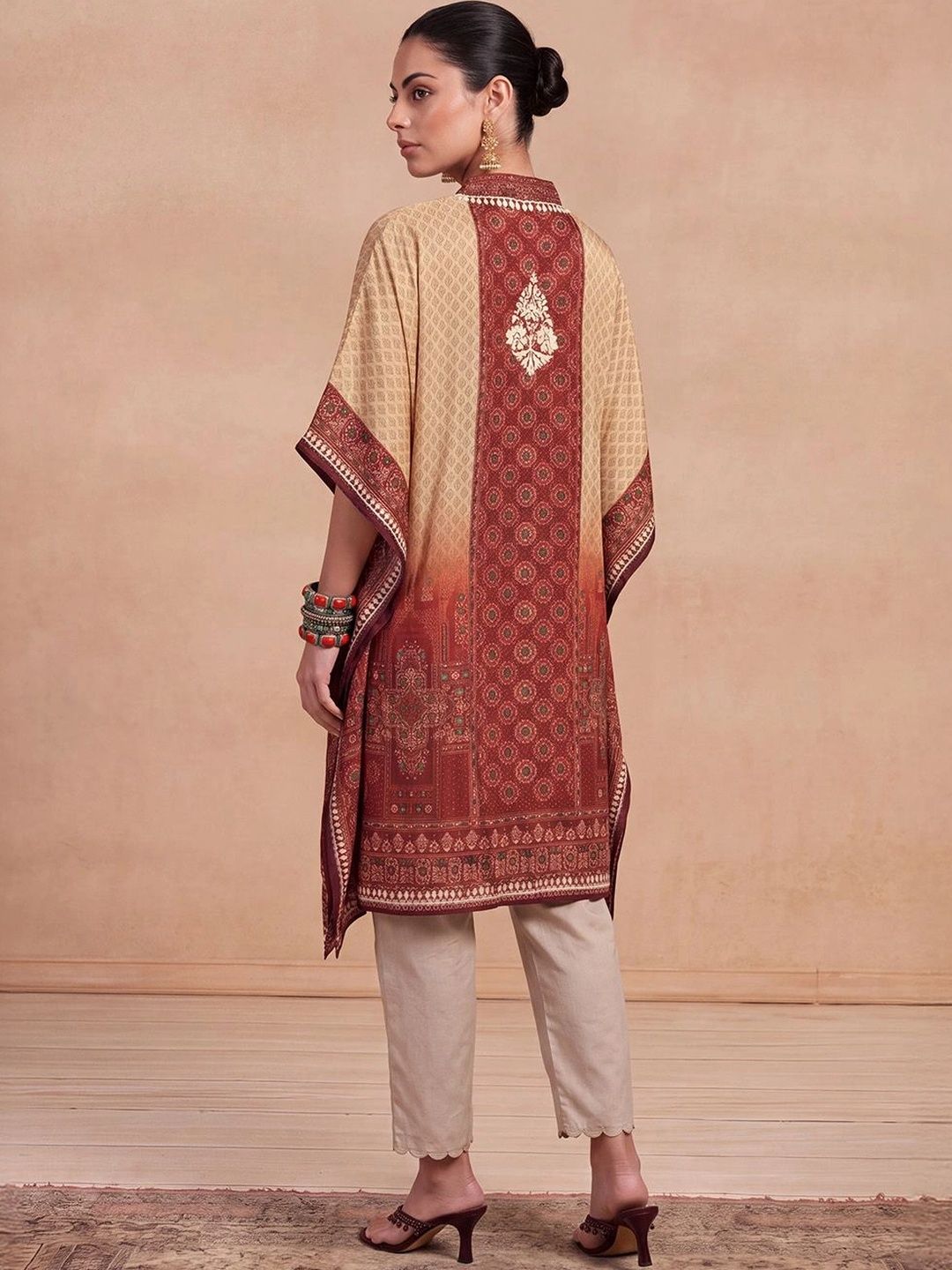 Rumah Wanita Chikankari Motif Etnik Bercetak Lengan Panjang Kerja Benang Crepe Kaftan Kurta