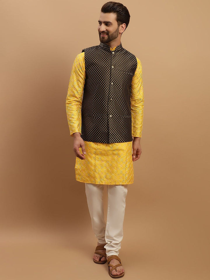 SOJANYA Kurta Biasa Sulam Geometrik Dengan Jaket Churidar & Nehru