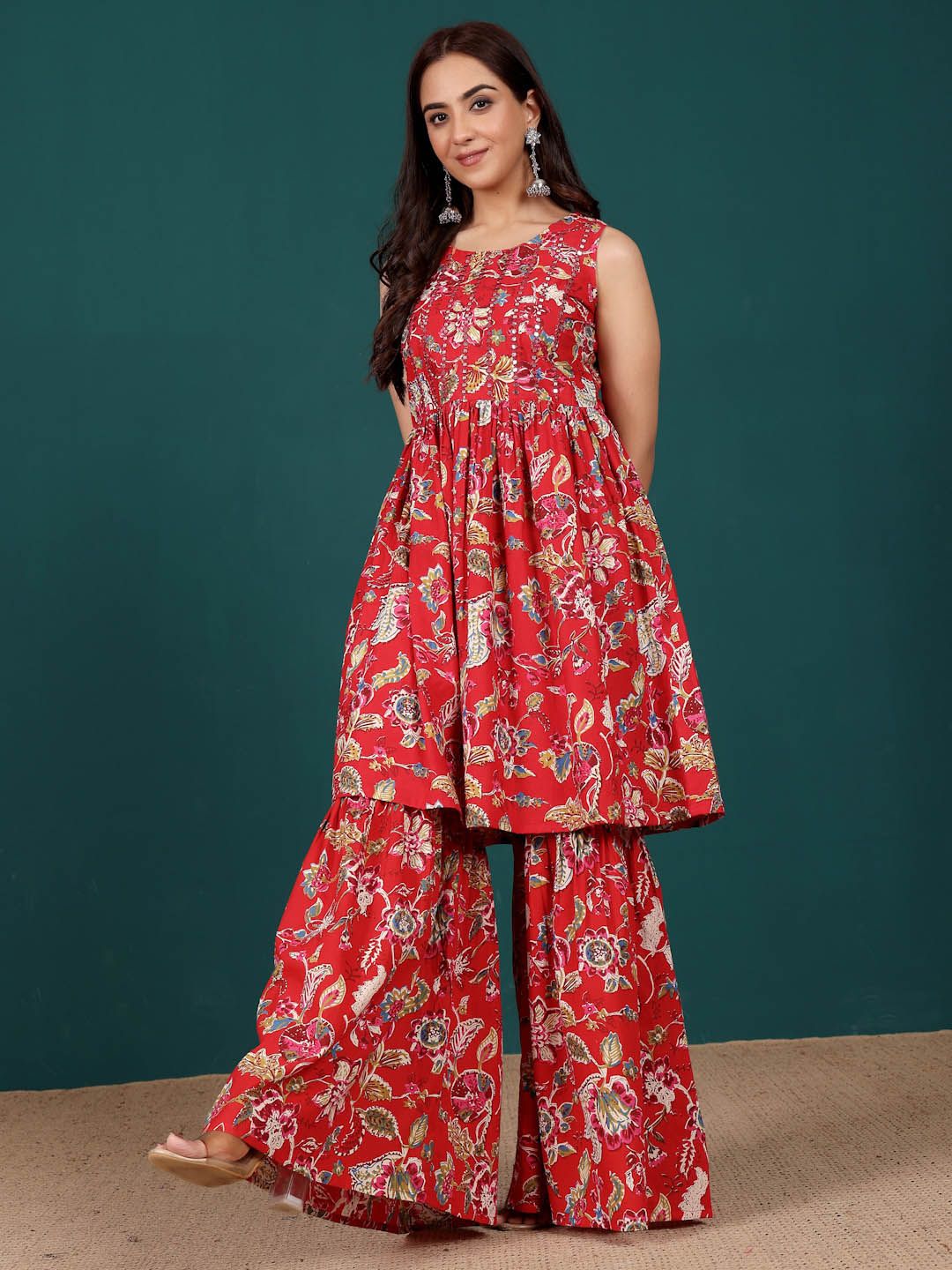 Varanga Women Floral Embroidered Regular Thread Work Pure Cotton Kurti with Sharara