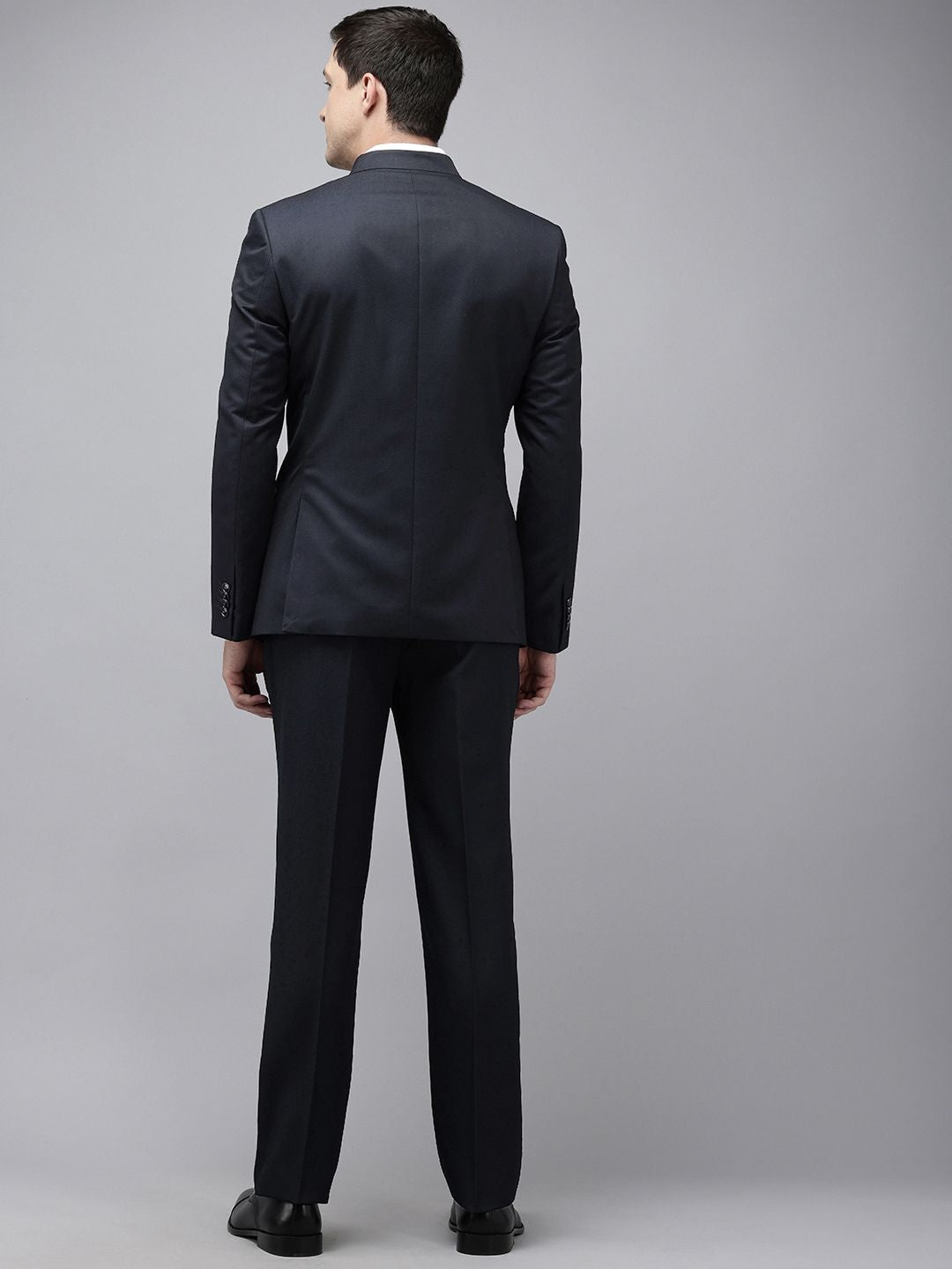 Park Avenue Super Slim Fit Self Design Notched Lapel Single-Breasted 2 Piece Suits