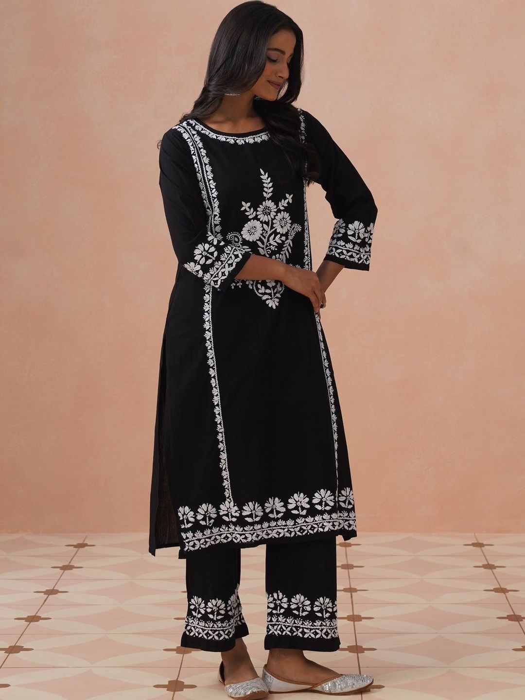 Rumah Chikankari Kurta Chikankari Biasa Wanita dengan Seluar