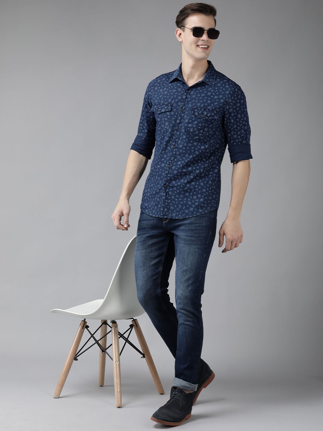 SPYKAR Men Pure Cotton Slim Fit Micro Ditsy Floral Printed Casual Shirt