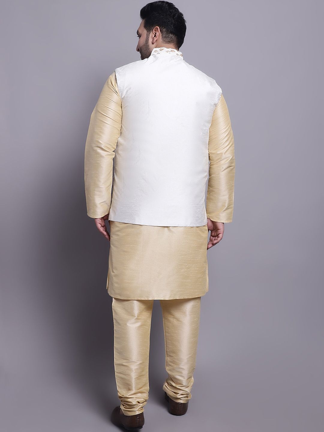 SOJANYA PLUS Mandarin Collar Kurta With Churidar & Nehru Jacket