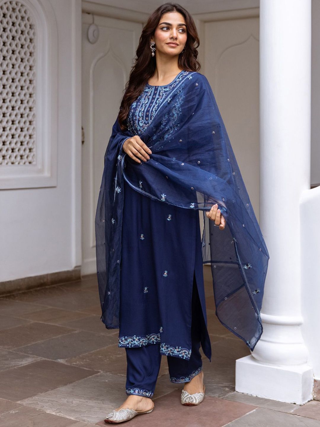 Indo Era Women Floral Embroidered Regular Thread Work Kurta with Trousers & With Dupatta