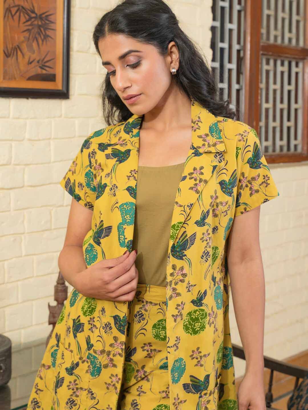 SANSKRUTIHOMES Floral Printed Notched Lapel Collar Pure Cotton Shrug With Trousers