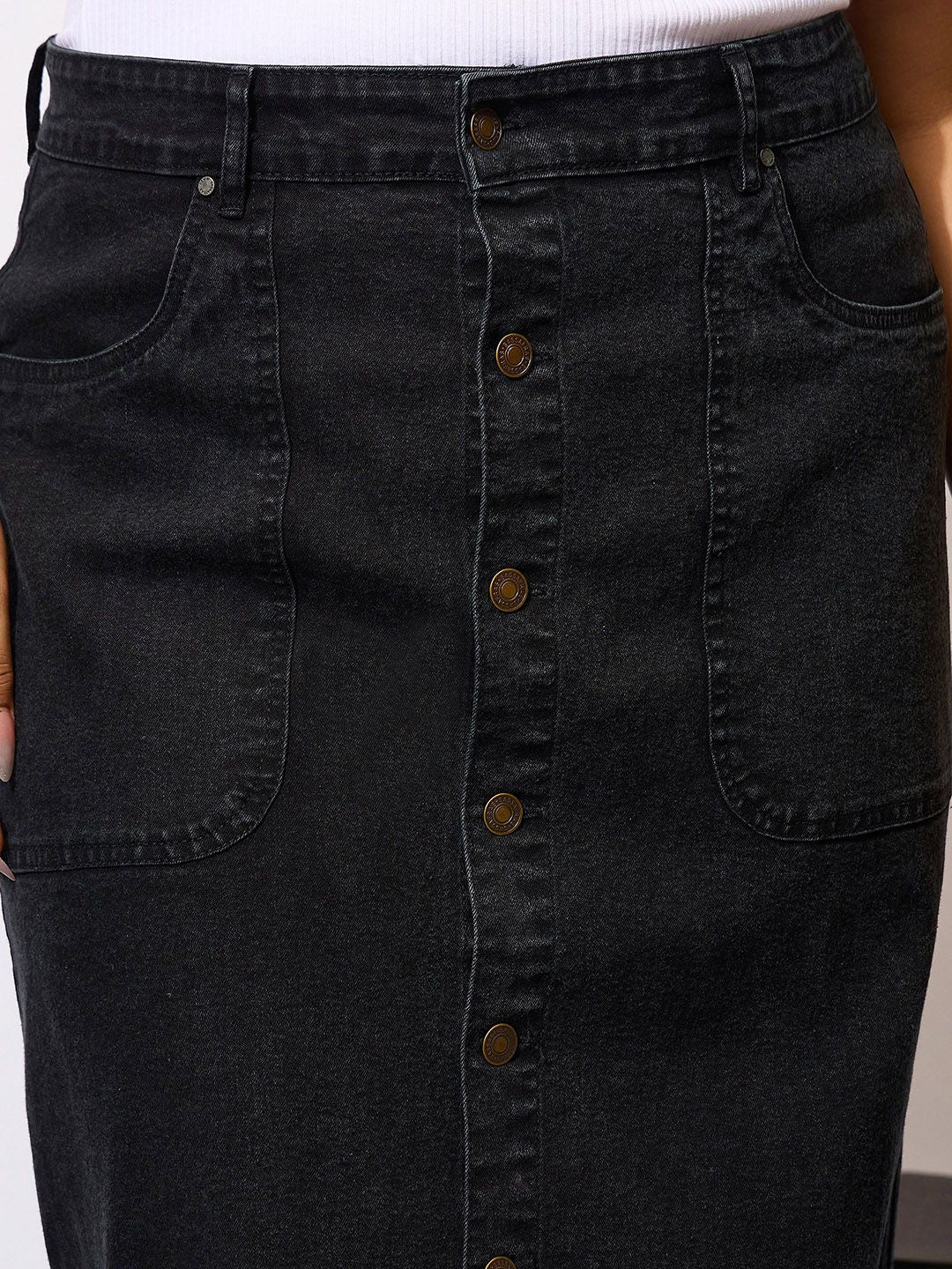 SASSAFRAS Curve  Acid Wash Front Button Skirt
