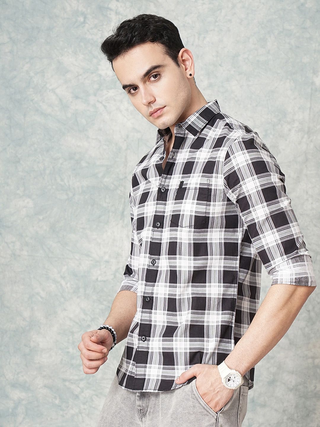 The Indian Garage Co Men Black & White Checked Cotton Casual Shirt