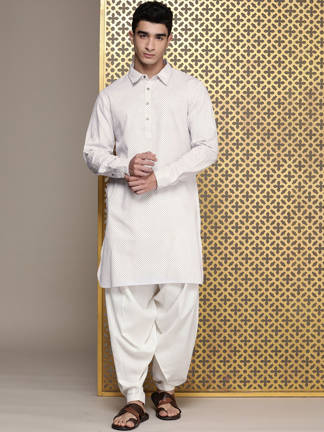 House of Pataudi Checked Regular Jashn Kurta with Pathani Salwar