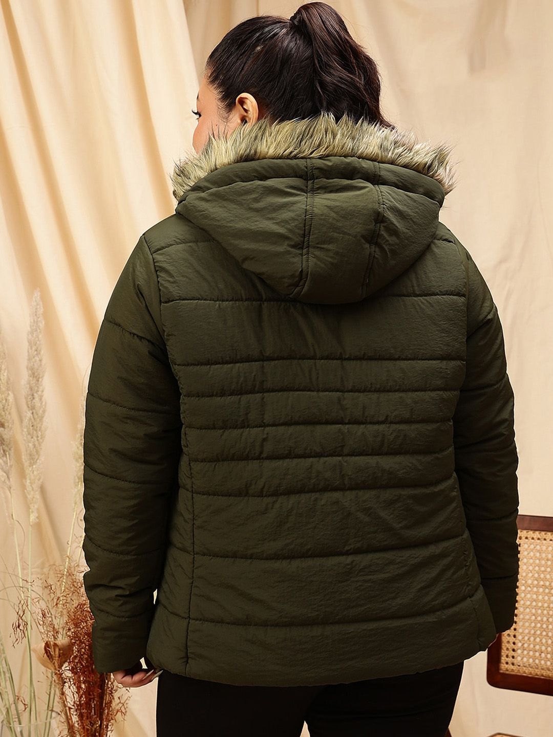 Curvy Street Plus Saiz Bertindat Leher Lengan Panjang Jaket Puffer