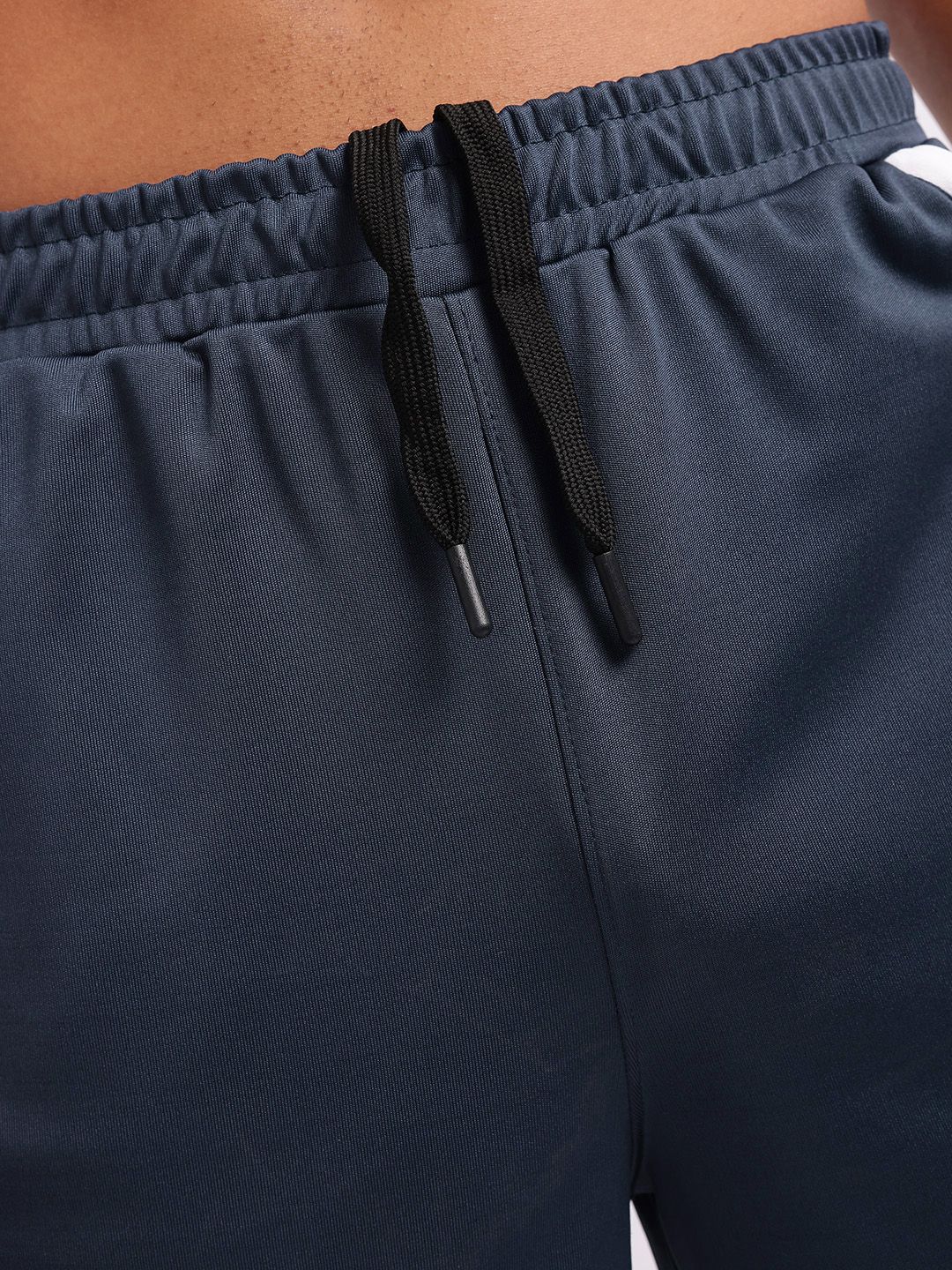 HRX by Hrithik Roshan Men Mid-Rise Rapid-Dry Training Joggers with Side Taping