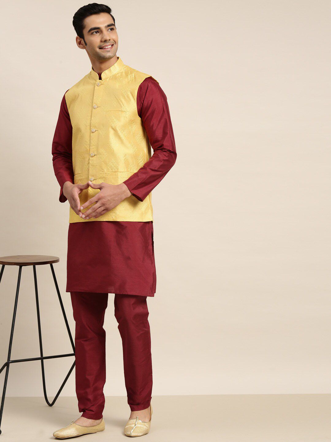 SOJANYA Manadrin Collar Kurta with Pyjamas & Nehru Jacket