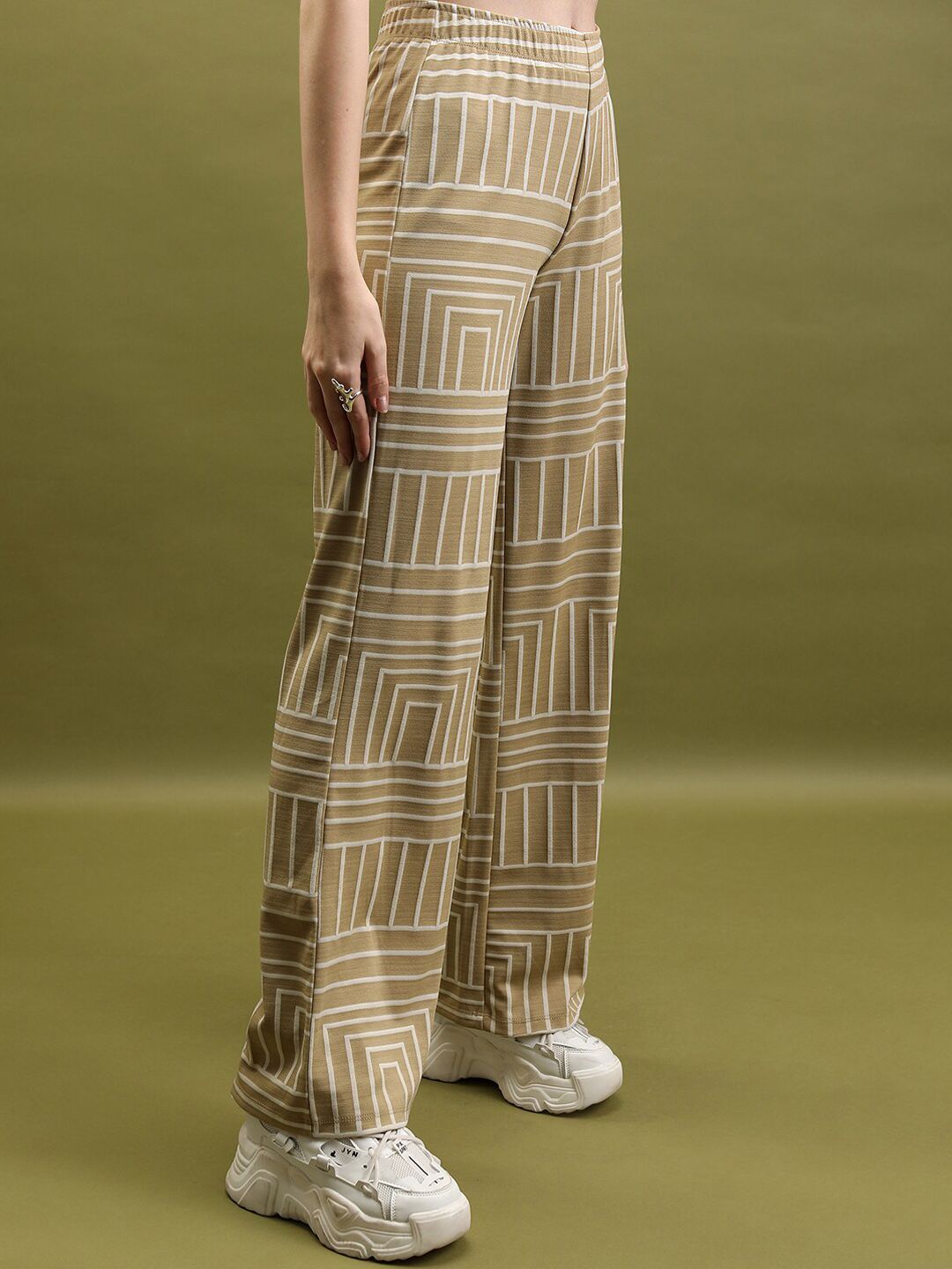 Tokyo Talkies Tan & White Geometric Printed High Neck Sweatshirt With Trouser