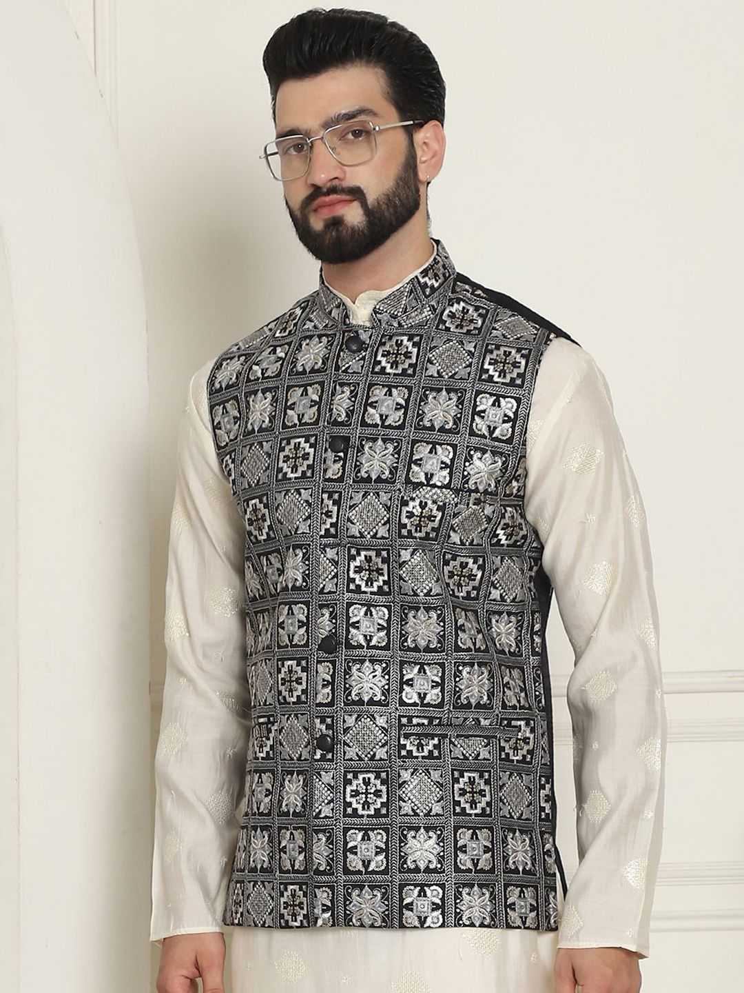 SOJANYA Embroidered Woven Nehru Jackets