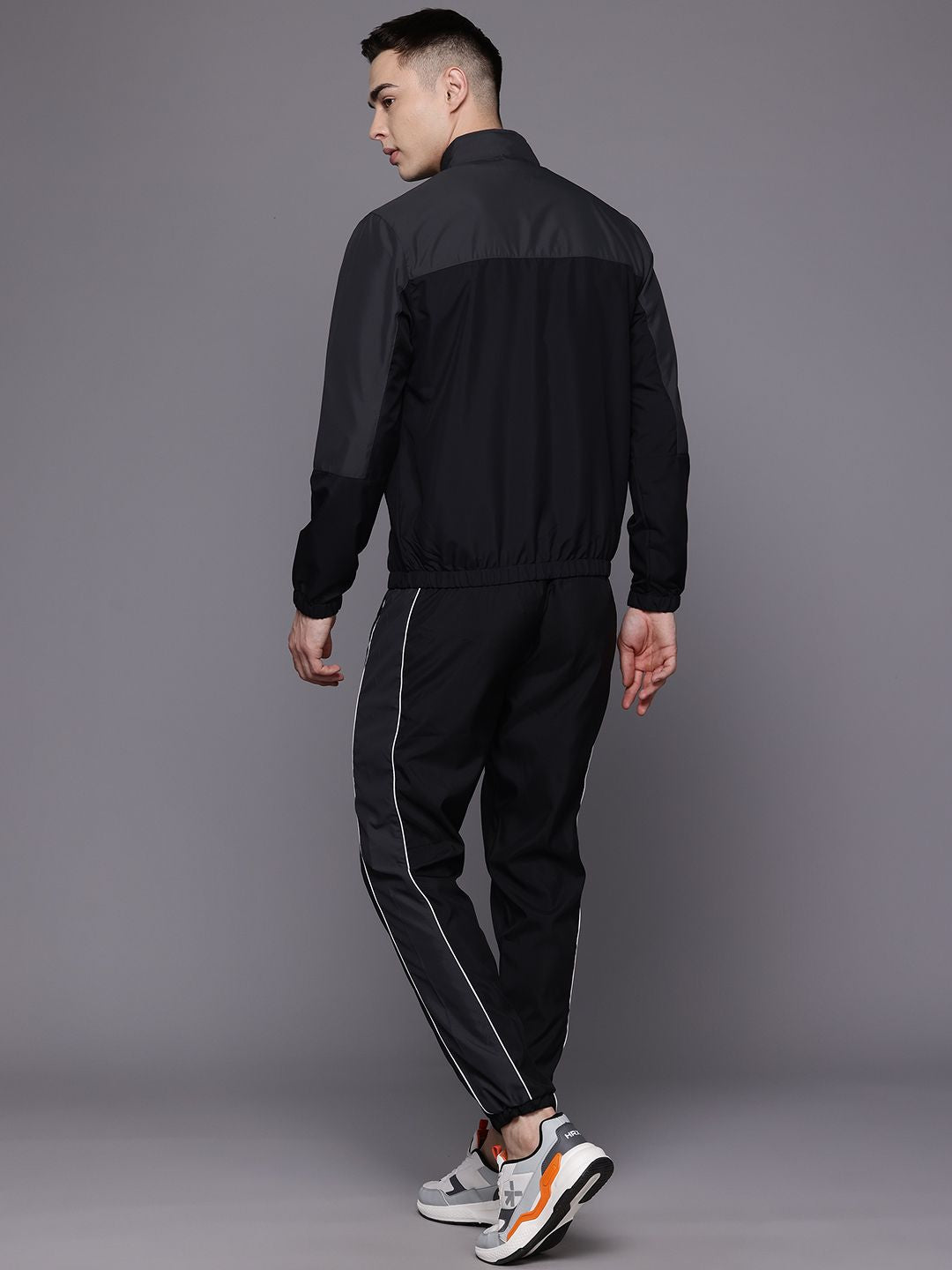 HRX by Hrithik Roshan Men Colourblocked Lifestyle Tracksuit