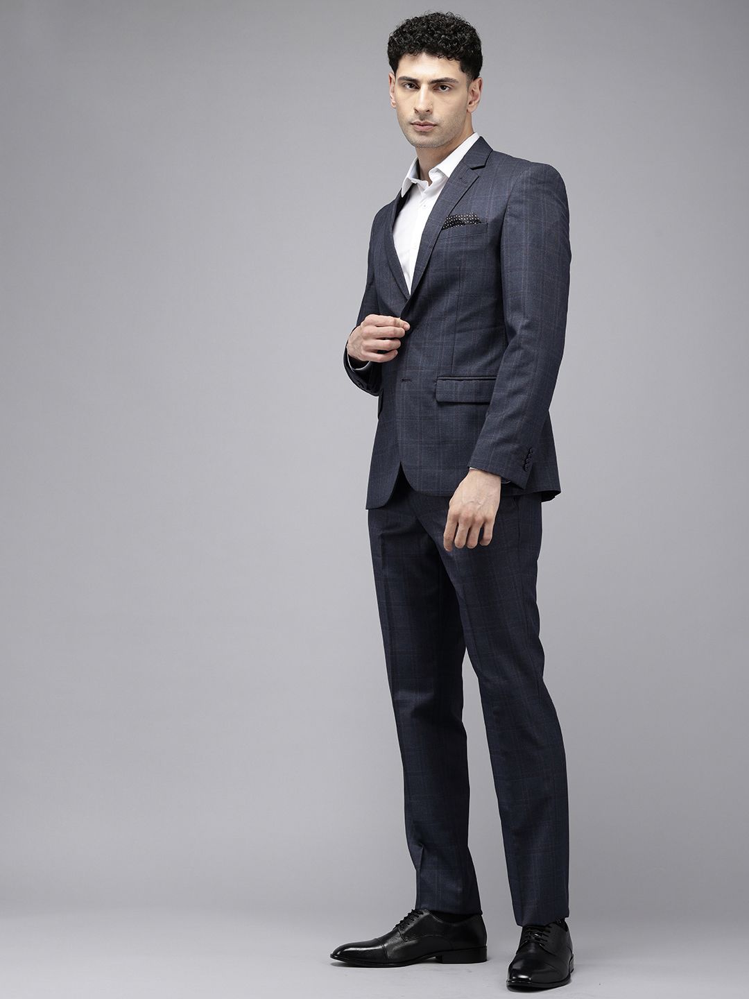 Park Avenue memeriksa Slim sesuai dengan sutan formal 2 keping