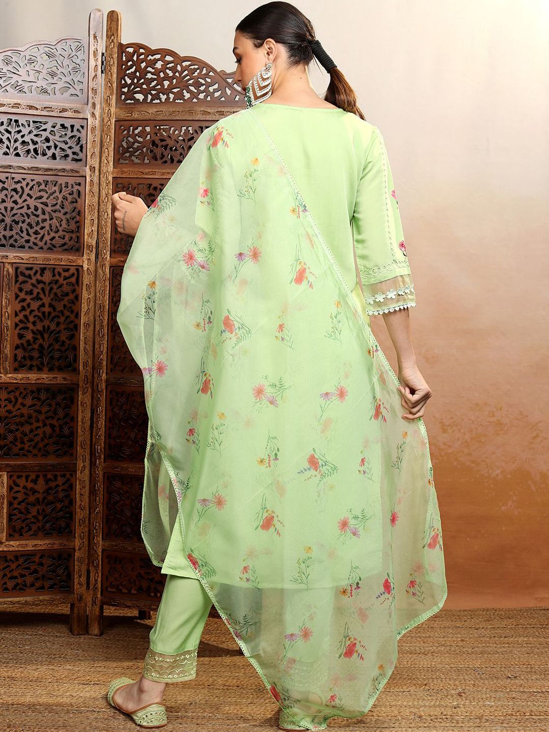Vishudh Floral Embroidered Thread Work Straight Kurta With Trousers & Dupatta