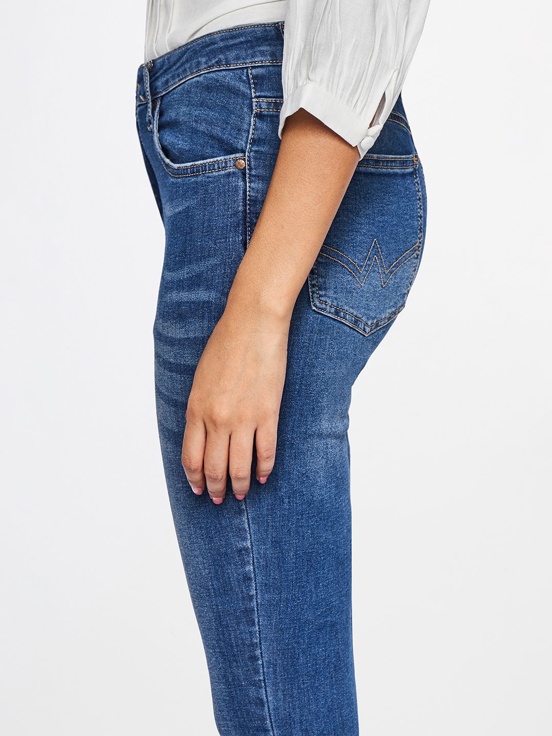 AND Women Blue Skinny Fit Light Fade Stretchable Jeans