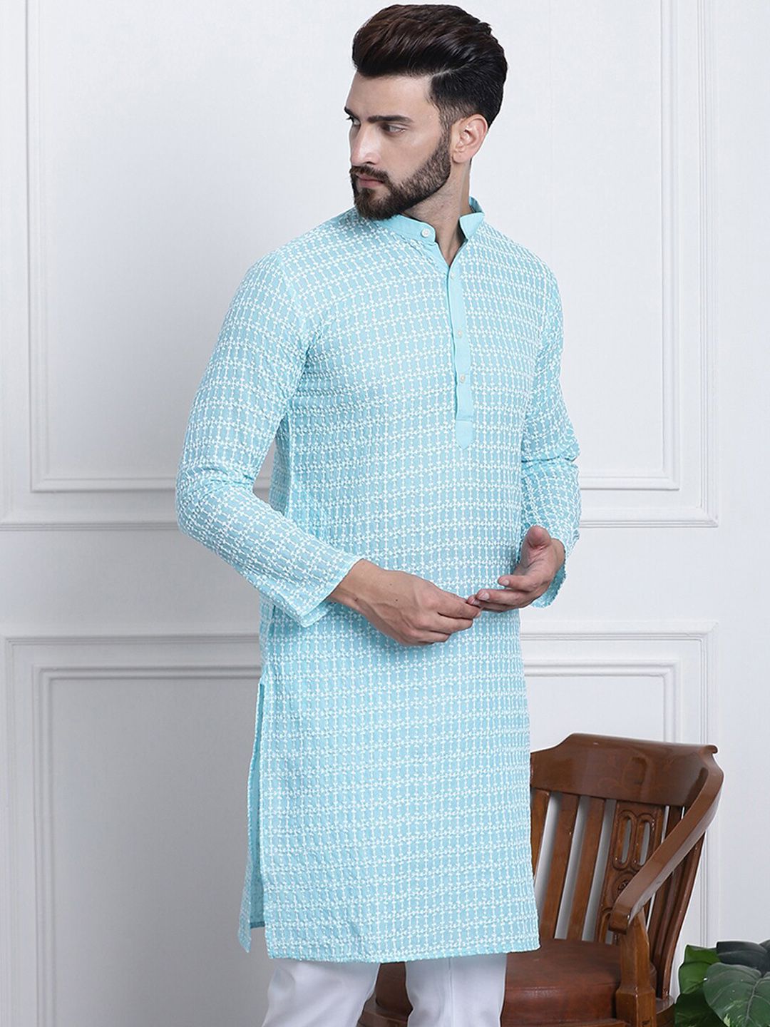 SOJANYA Floral Embroidered Mandarin Collar Pure Cotton Straight Kurta