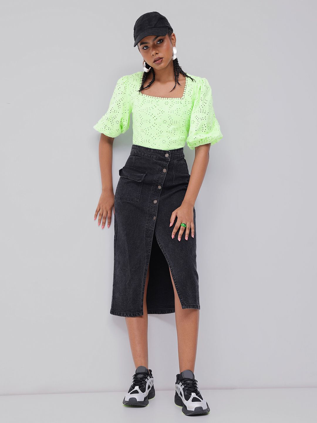 DressBerry Trendy Puff Sleeves Schiffli Top
