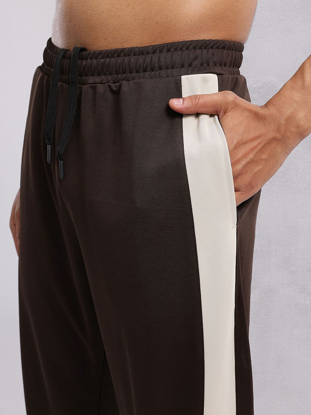 HRX by Hrithik Roshan Men Side Striped Mid-Rise Rapid-Dry Training Joggers