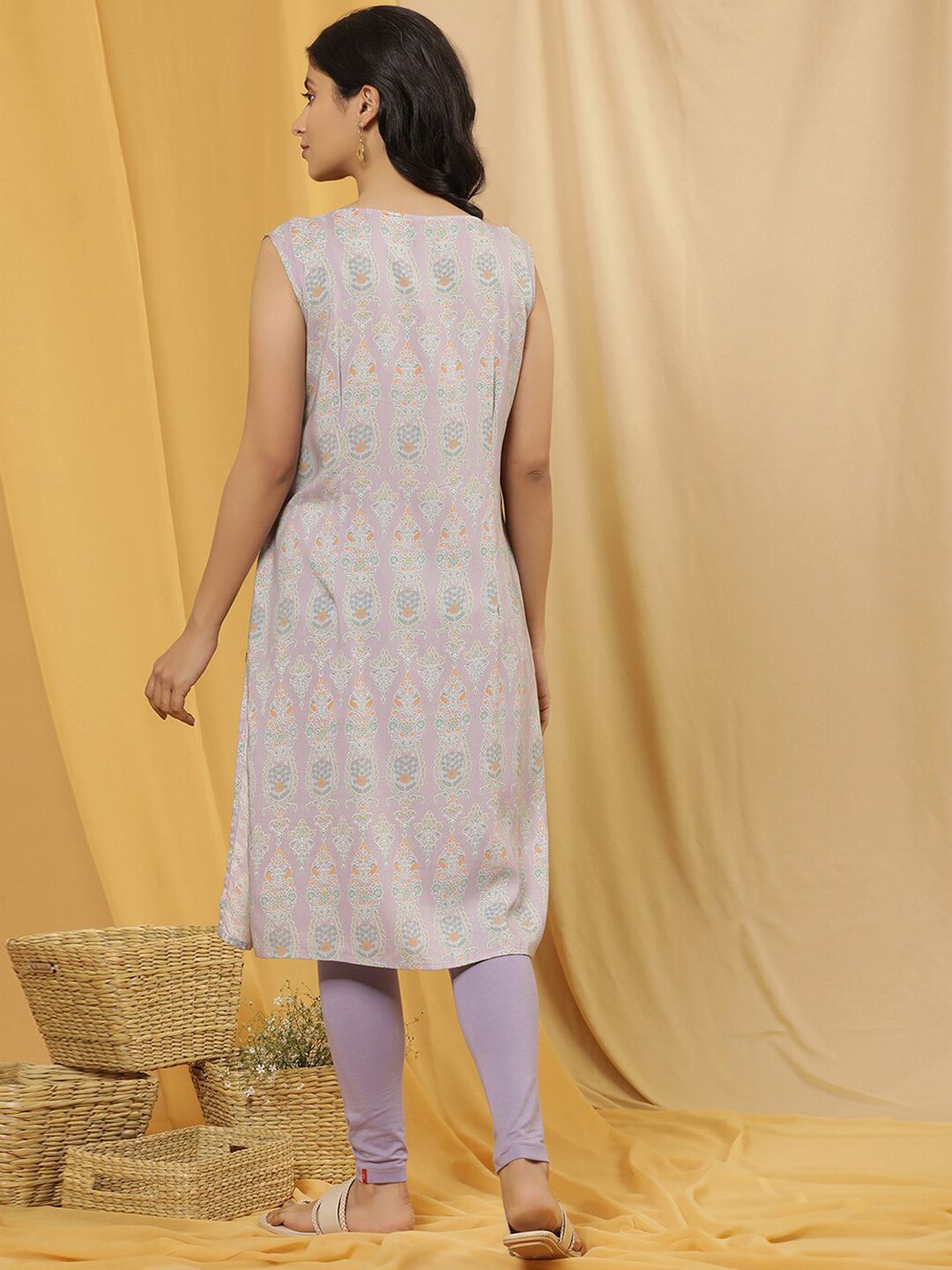 W Ethnic Motifs Printed Keyhole Neck Regular Kurta With Tight