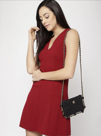 Lino Perros Black Solid Quilted Sling Bag