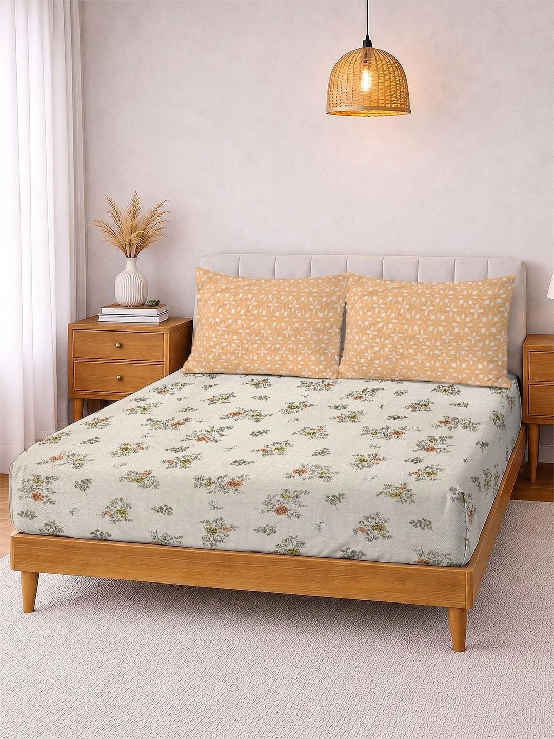 KLOTTHE Floral Printed 300 TC King-Size Bedsheet with 2 Pillow Covers