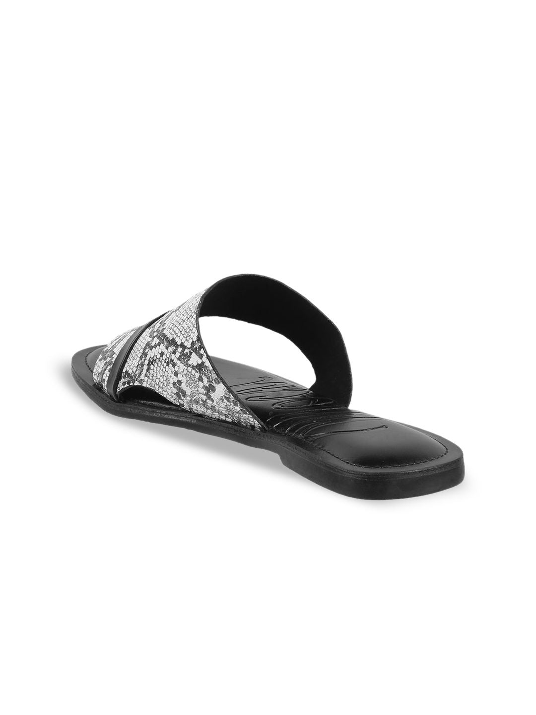 Mochi Women Textured One Toe Flats