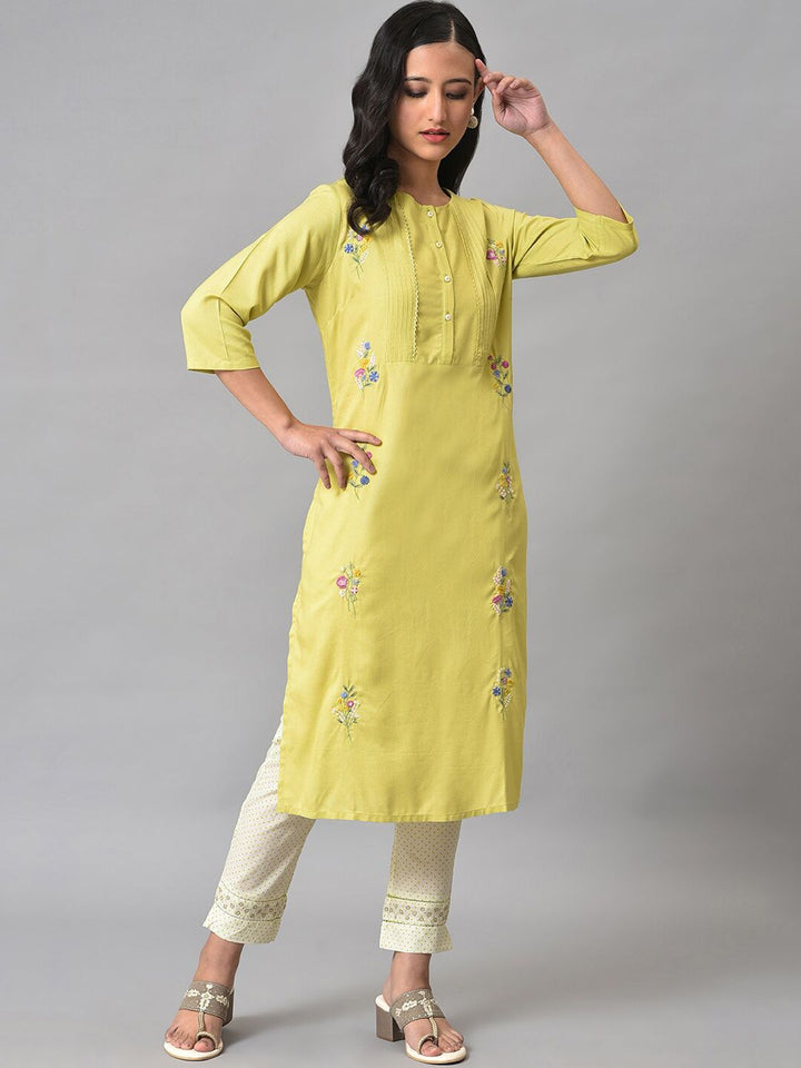W Women Floral Embroidered Gotta Patti Kurta