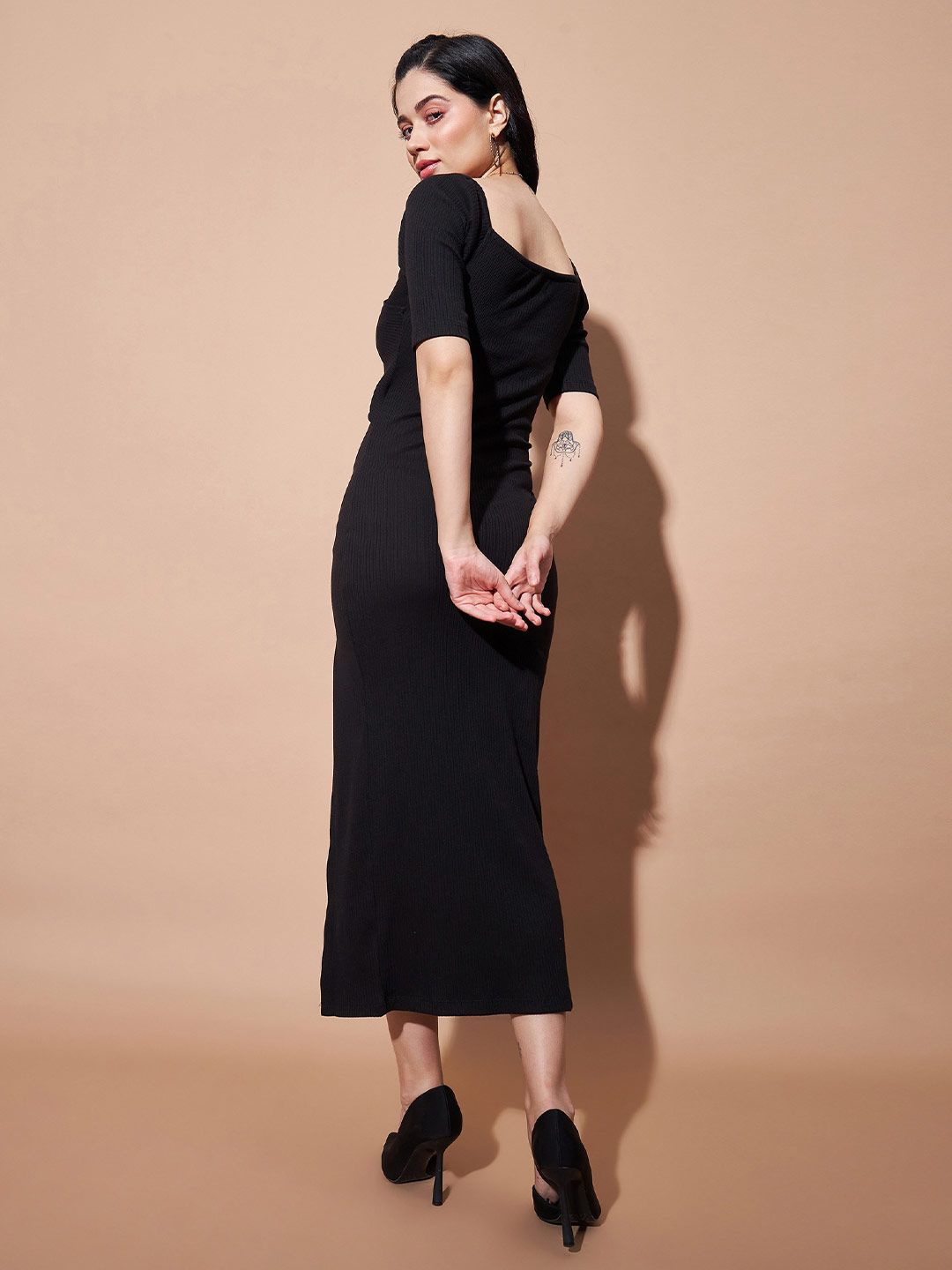 SASSAFRAS BASICS Cut-Out V-Neck Front Silts Midi Bodycon Dress