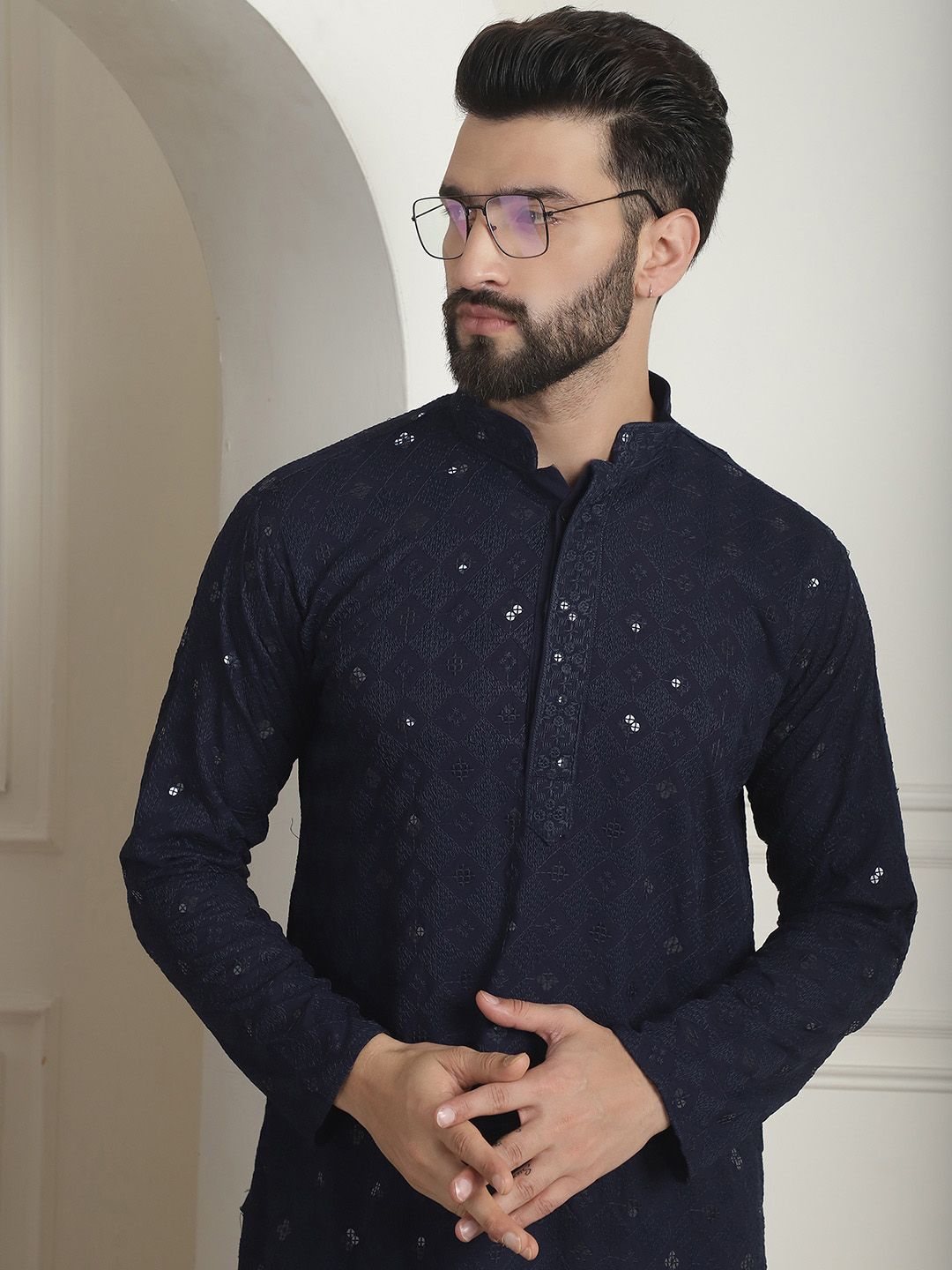 SOJANYA Sequinned Thread Work Mandarin Collar Kurta