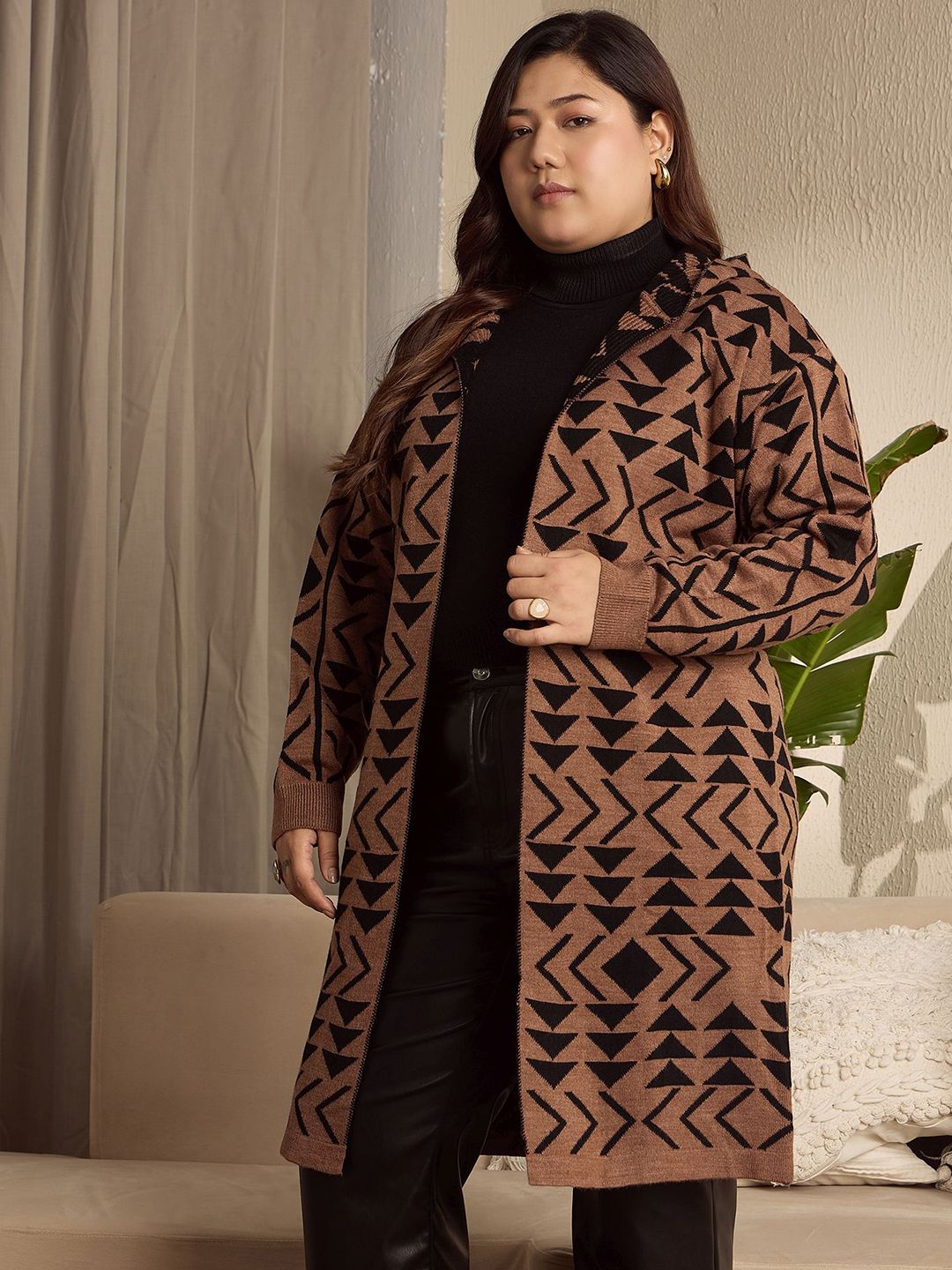 Berrylush Curve Women Printed Hooded Long Sleeves Longline