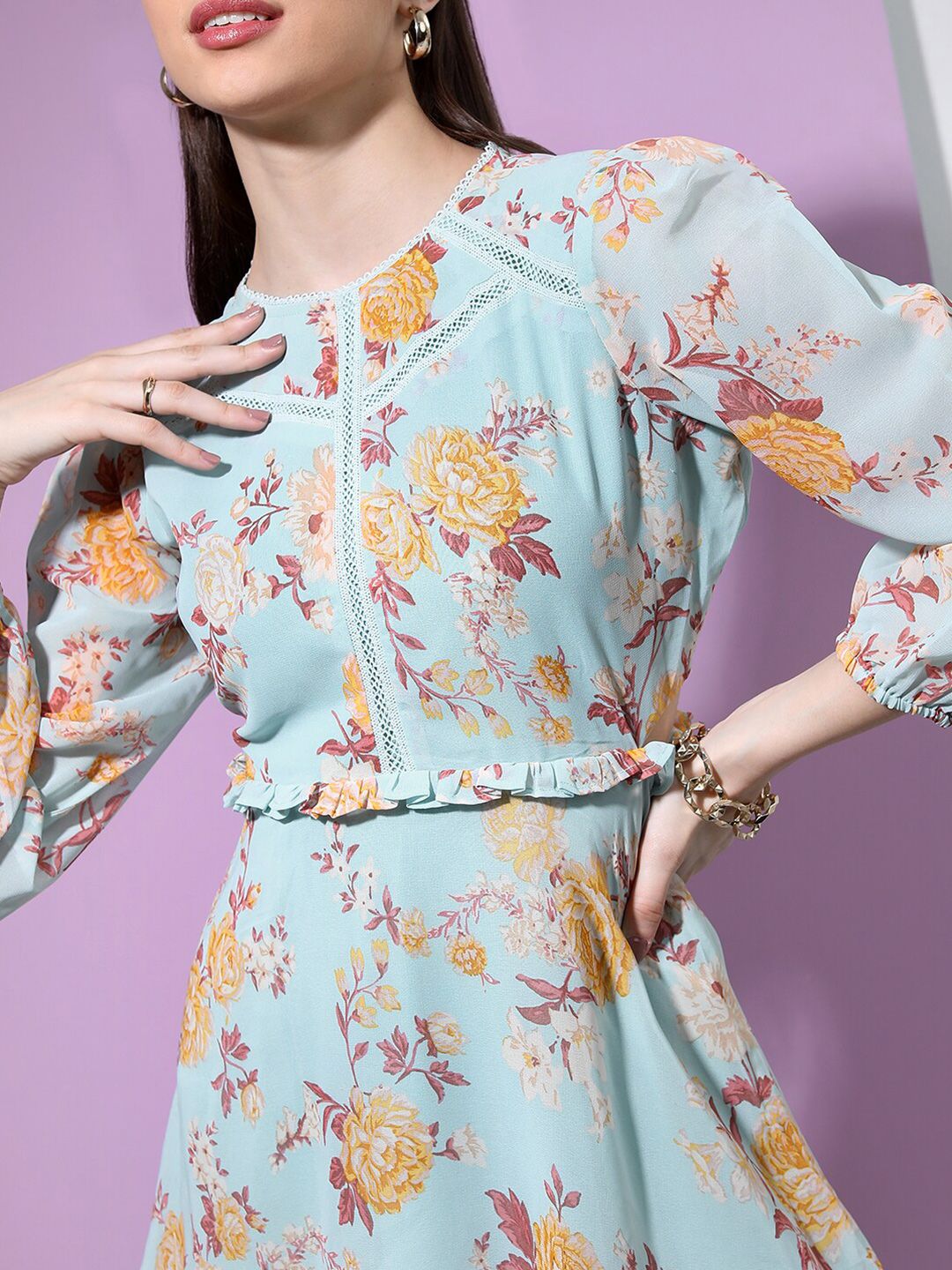 Tokyo Talkies berlapis Pleats Floral Puff Sleeve Fit & Flare Dress
