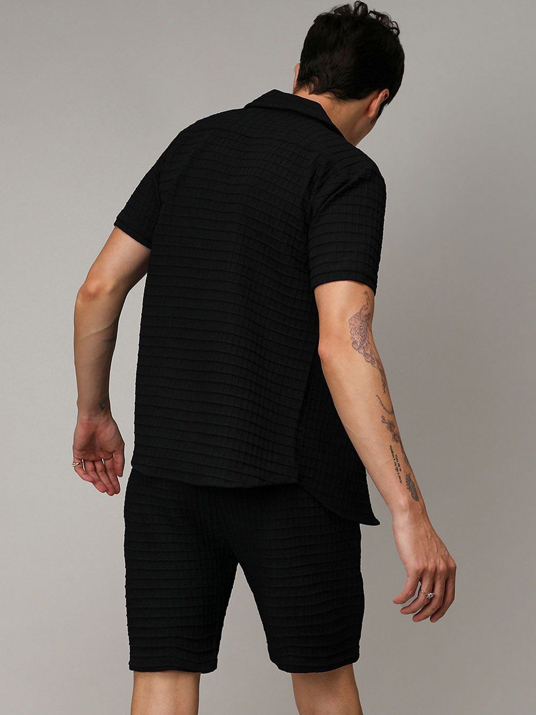 Campus Sutra Men Solid Checked Pure Cotton Shirt & Shorts Set