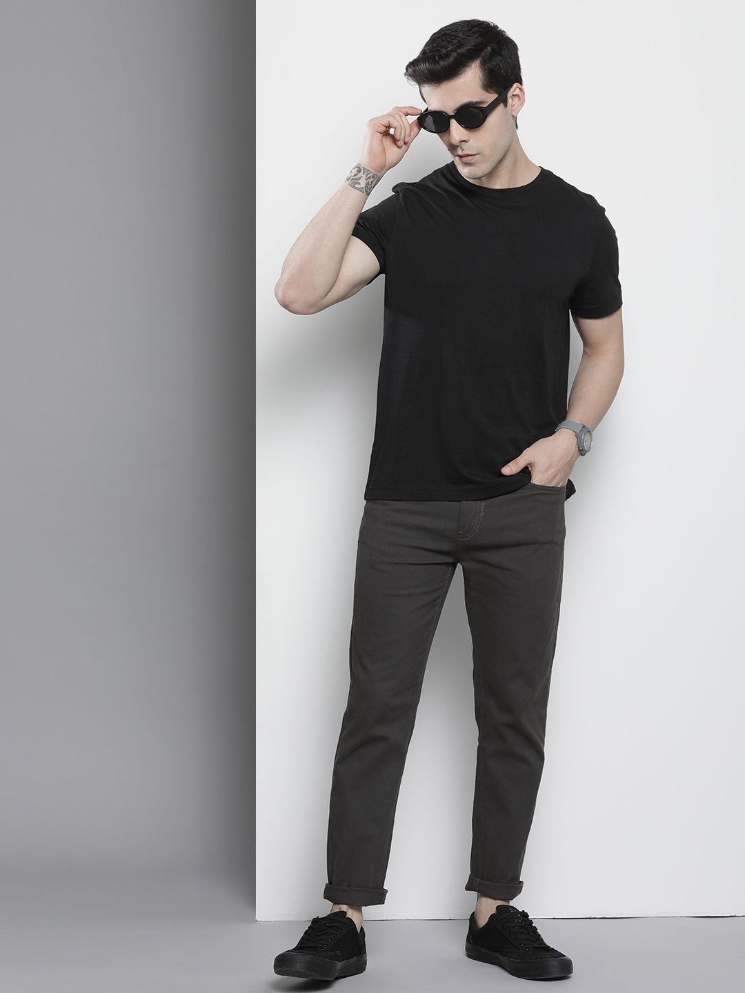 The Indian Garage Co Men Black Slim Fit Chinos