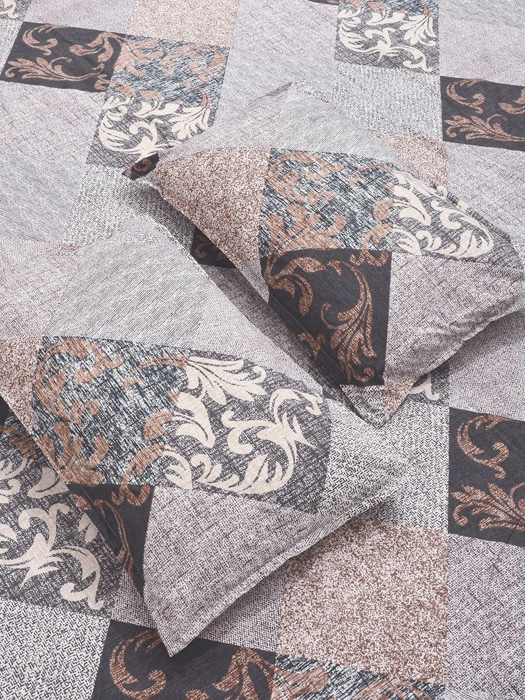 Myntra Elegant Homes Multicoloured Geometric 144 TC King Bedsheet with 2 Pillow Covers