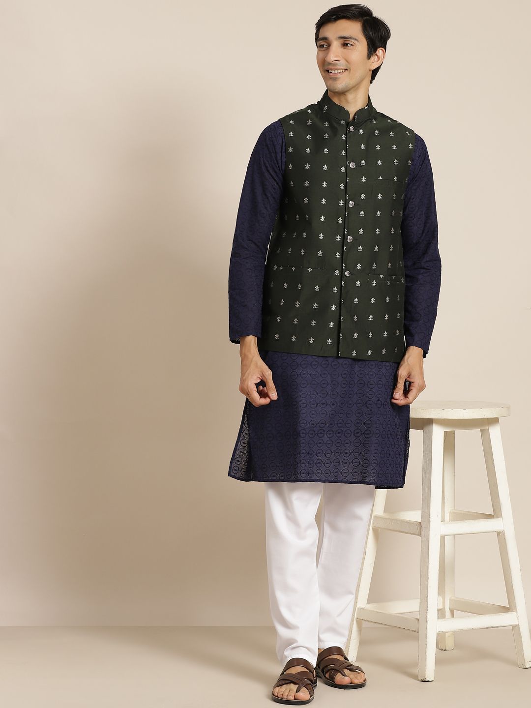 SOJANYA Men Navy Blue Ethnic Motifs Pure Cotton Kurta with Churidar & Nehru Jacket