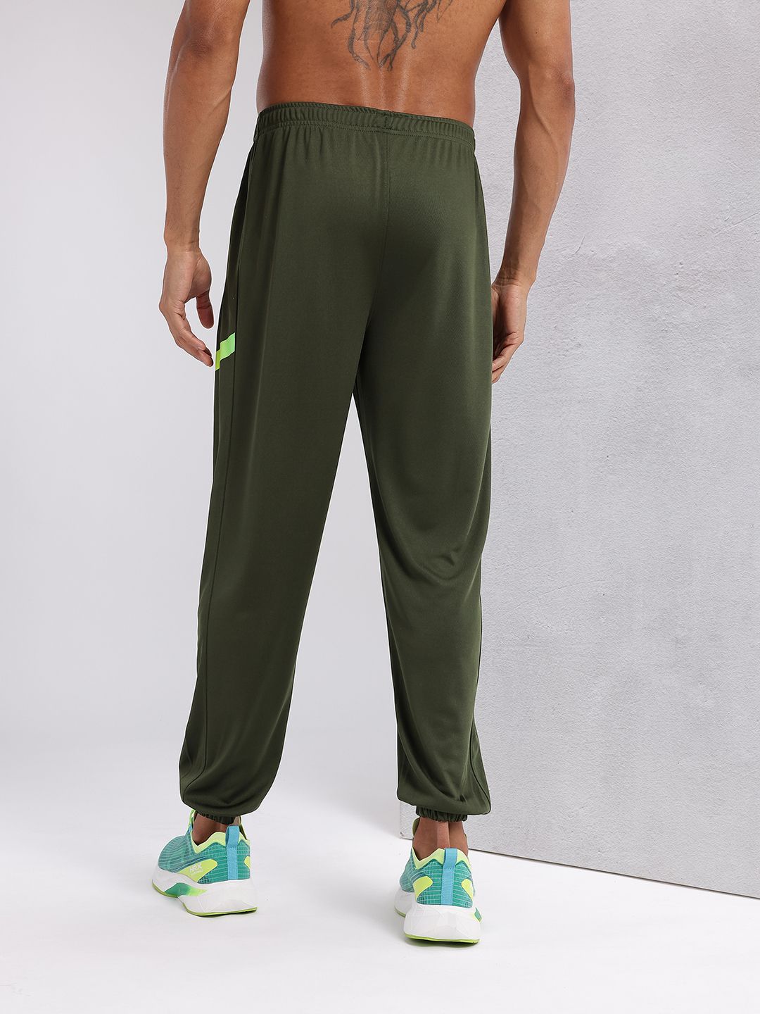 HRX by Hrithik Roshan Men Mid-Rise Rapid-Dry Training Joggers