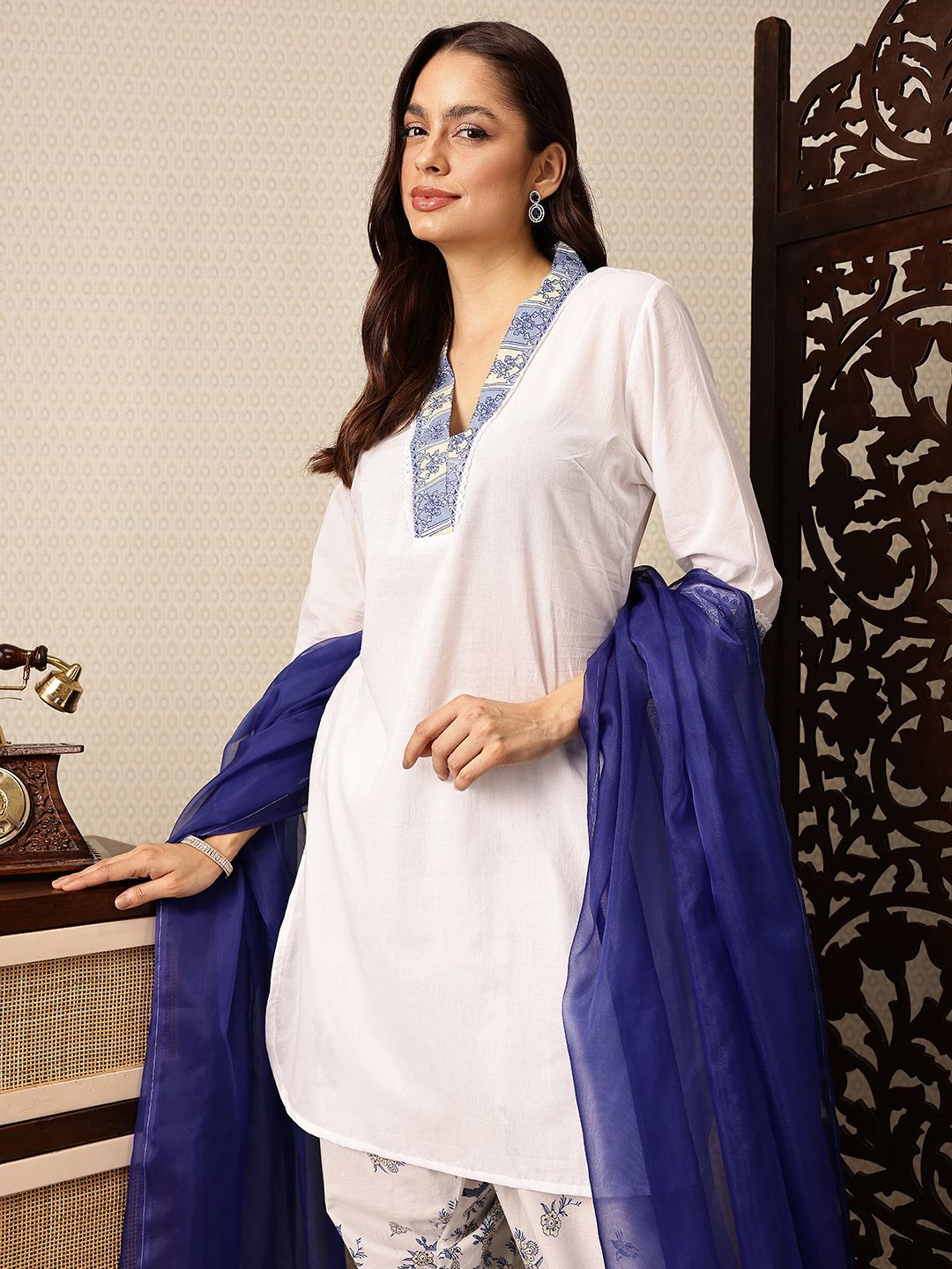House of Pataudi Floral Regular Pure Cotton Jashn Kurta with Trousers & With Dupatta