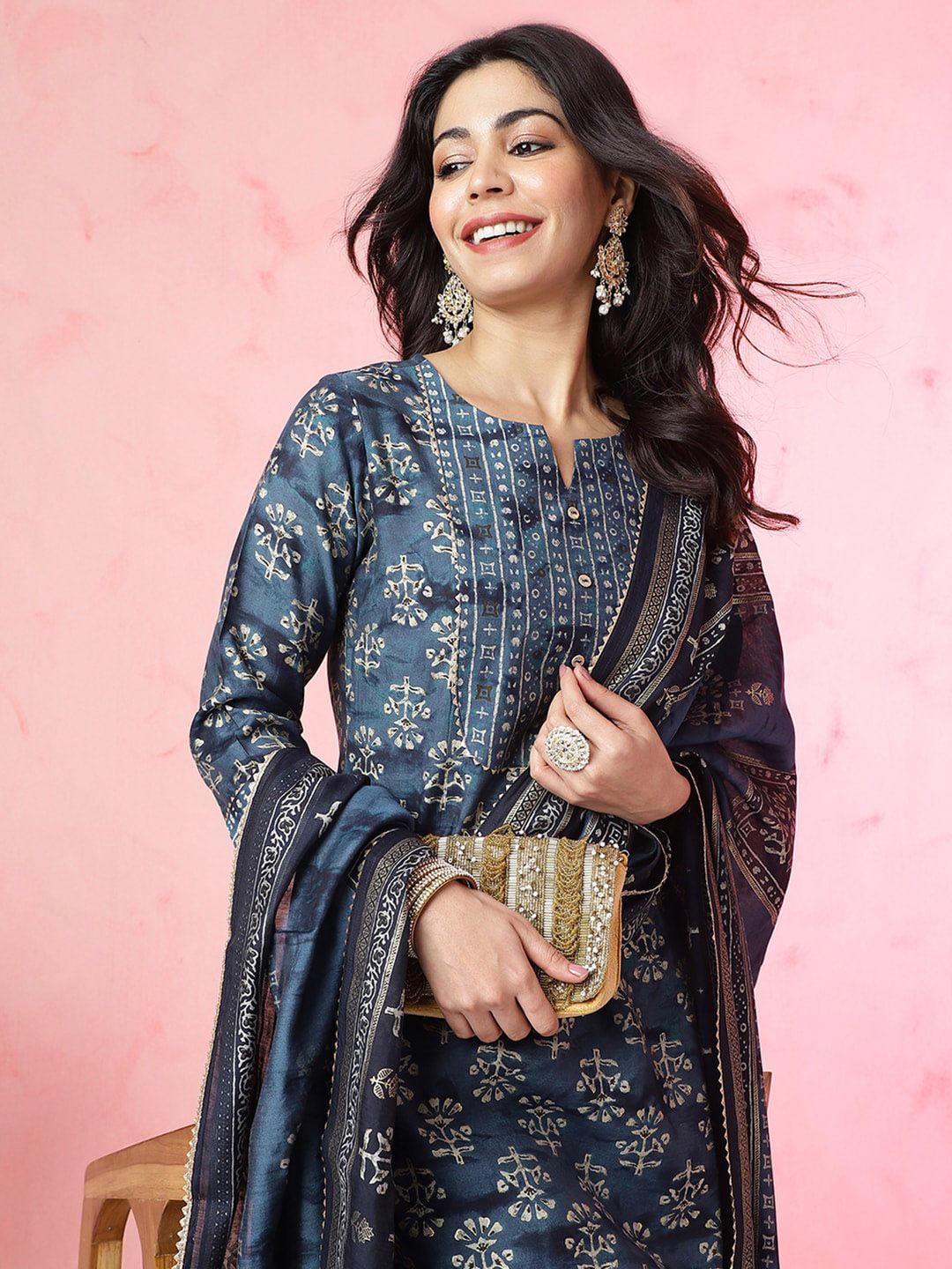 Motif etnik anouk dicetak Chanderi Silk Kurta dengan seluar & dengan Dupatta