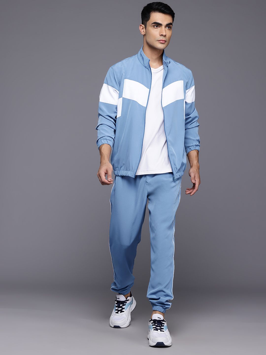 HRX oleh Hrithik Roshan Rapid-Dry Running Tracksuit