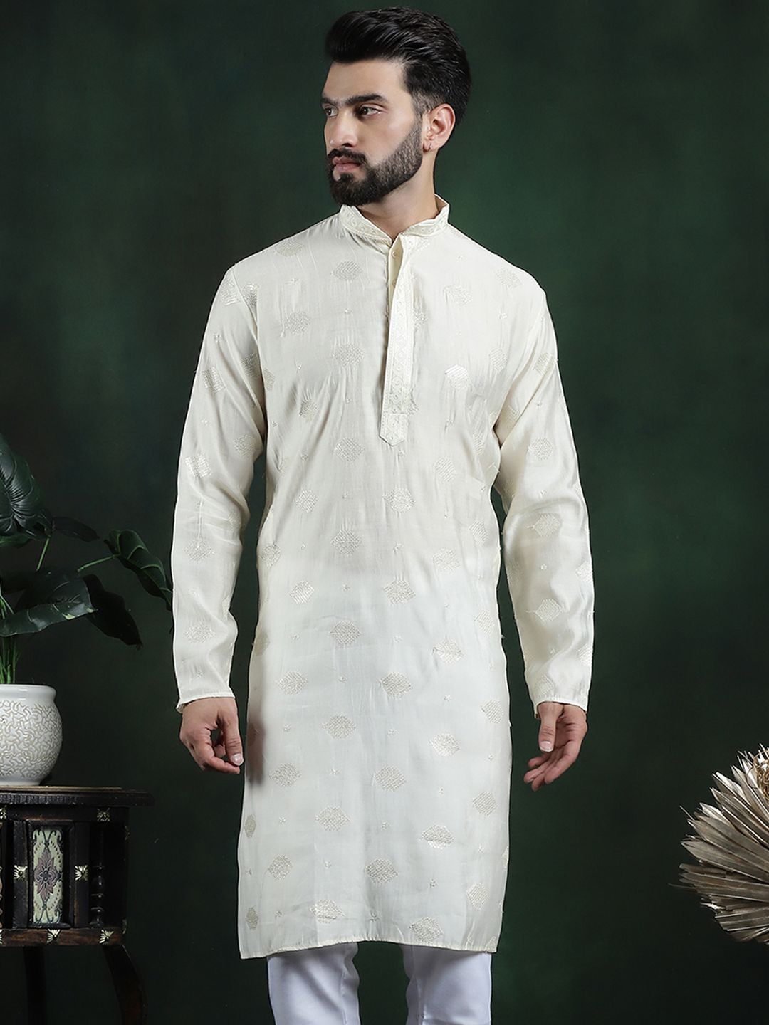 SOJANYA Motif Etnik Bersulam Kolar Mandarin Kurta Lurus Labuci