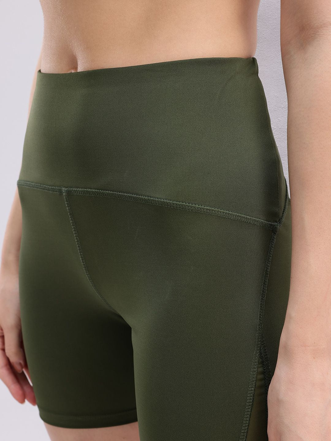 HRX by Hrithik Roshan Women Mid-Rise Rapid-Dry Yoga Shorts