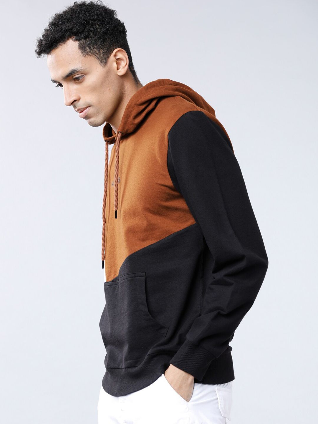 HIGHLANDER Men White & Brown Colourblocked Hooded Sweatshirt